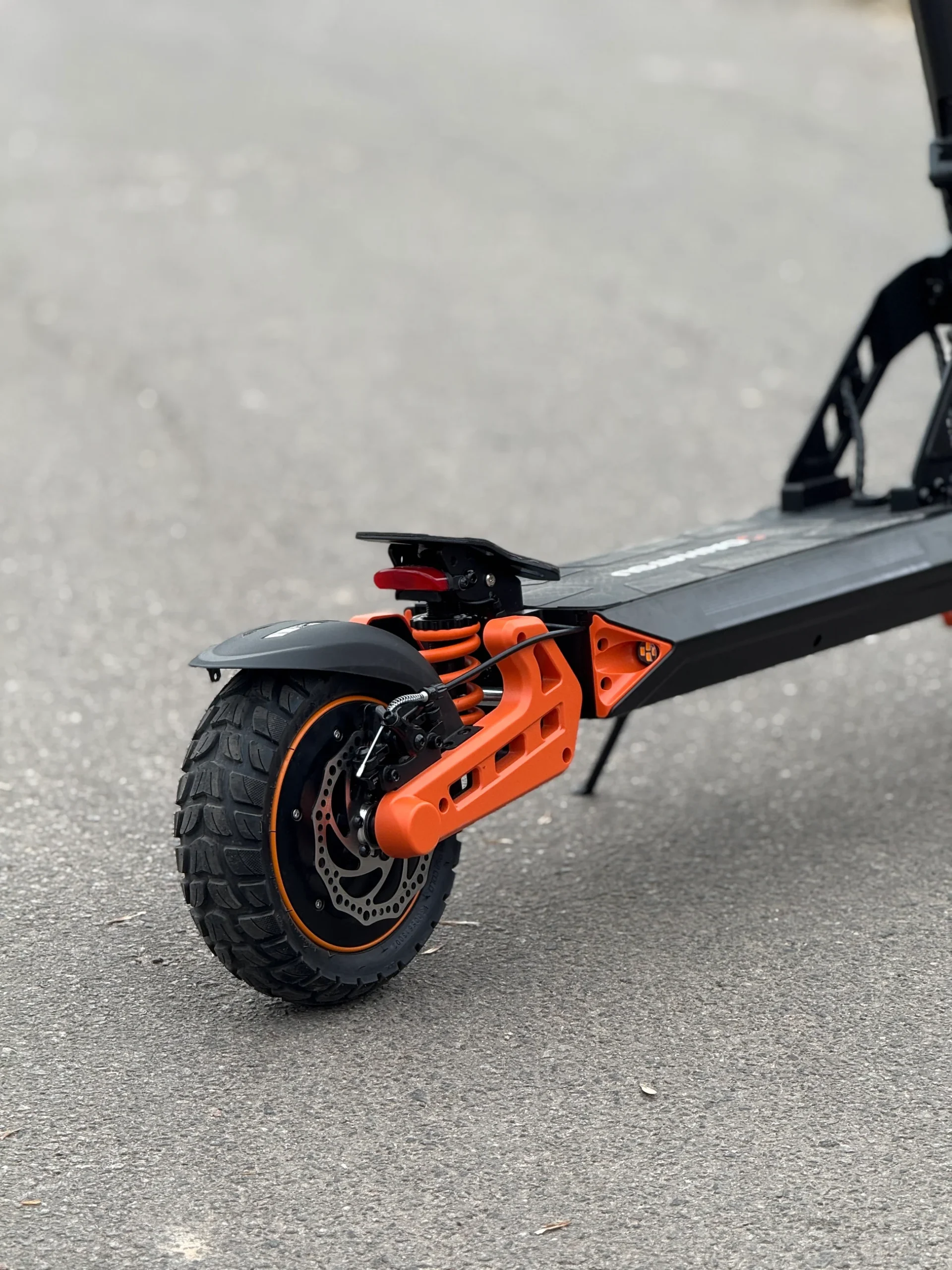 MONOPATIN DAIHATSU V301-1600 W-10"-65 KM-DOBLE SUSP/TRACCION - Imagen 2